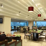 Santika Premiere Dyandra Hotel & Convention - Medan